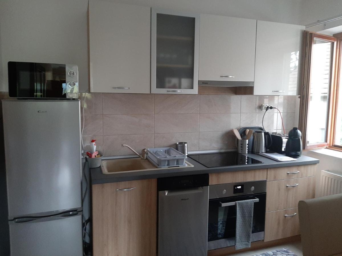 Megyeri Apartman Pocsmegyer Ngoại thất bức ảnh