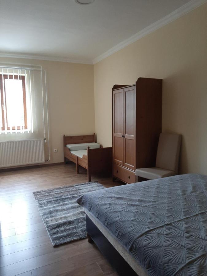 Megyeri Apartman Pocsmegyer Ngoại thất bức ảnh