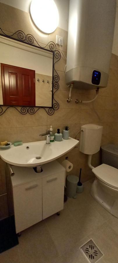 Megyeri Apartman Pocsmegyer Ngoại thất bức ảnh