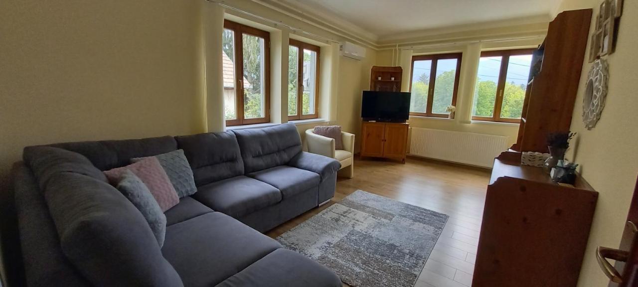 Megyeri Apartman Pocsmegyer Ngoại thất bức ảnh