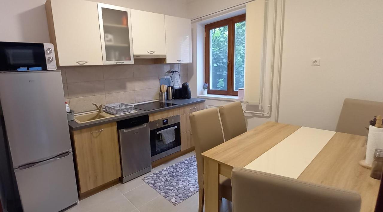 Megyeri Apartman Pocsmegyer Ngoại thất bức ảnh