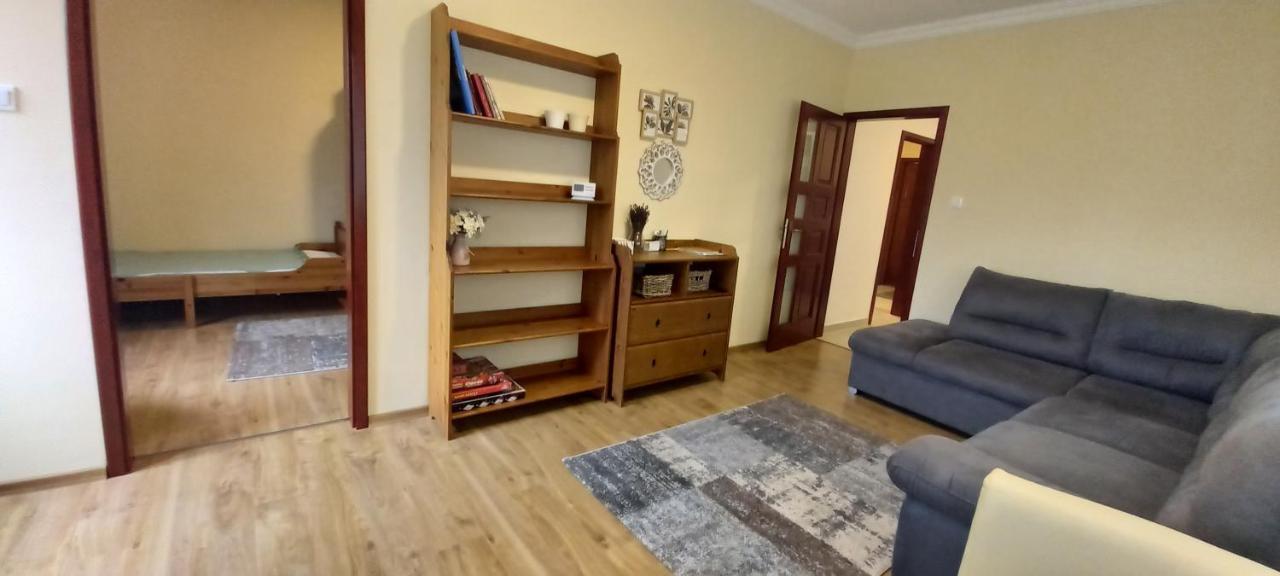 Megyeri Apartman Pocsmegyer Ngoại thất bức ảnh