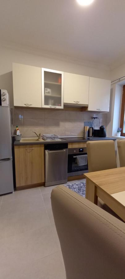 Megyeri Apartman Pocsmegyer Ngoại thất bức ảnh